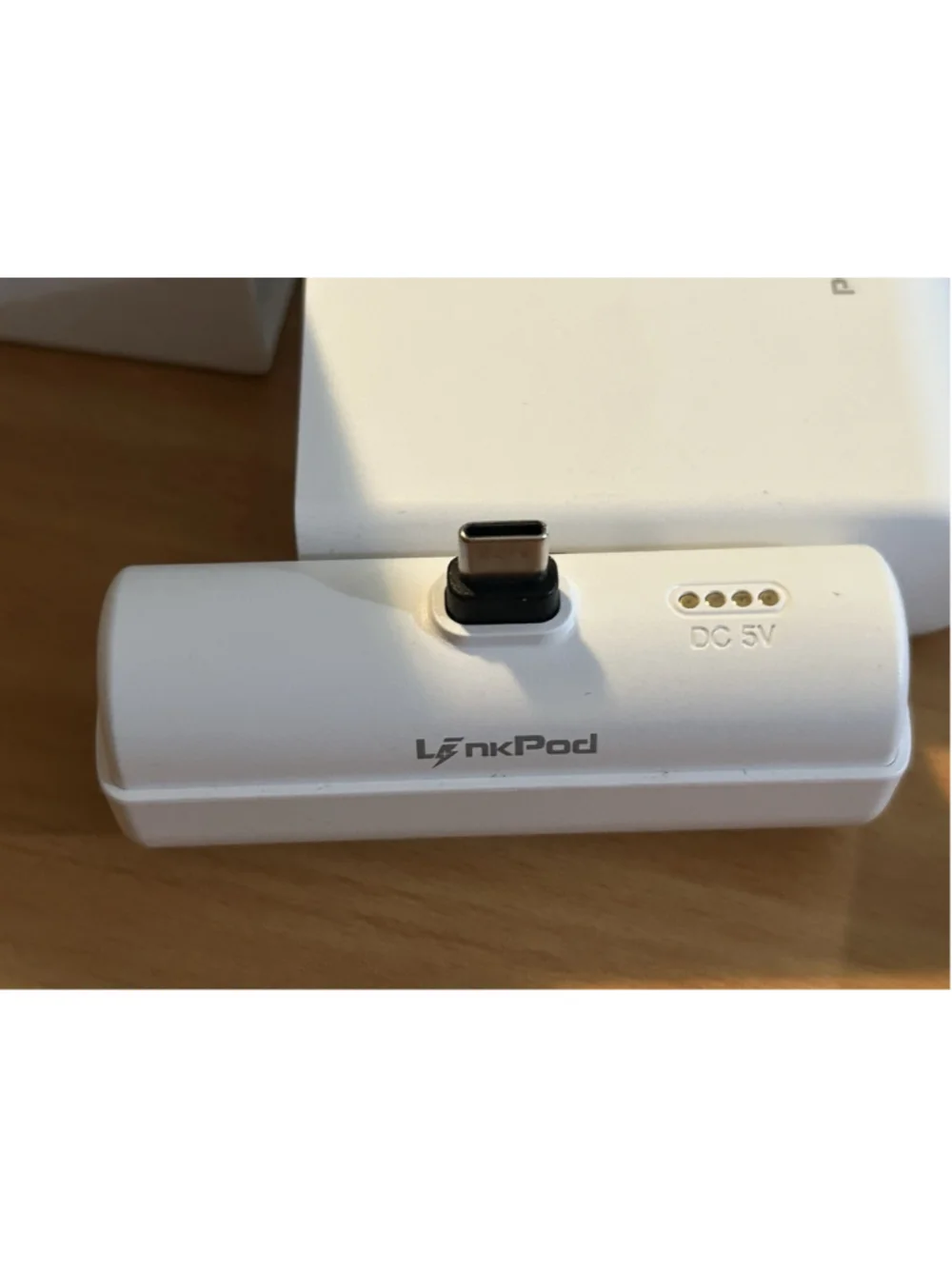 iWalk LinkPod Plus Docking Battery of Non-Stop Charging White Model LFP001C
